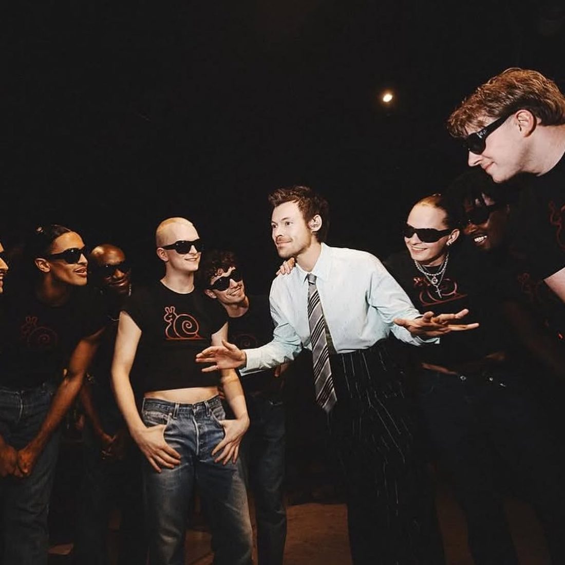 Tycoons alumni dancers backstage with Harry Styles